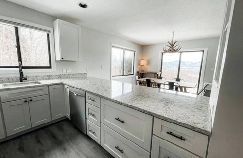 Jackson Ski Chalet | BOOKED for the upcoming season! We’ll open up dates for summer 2026 -check back!