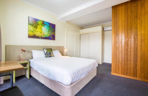 Lavington Hotel | Boomerang Hotel