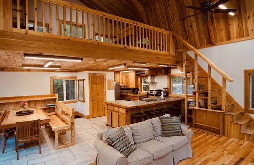 Stanton Cabin | Boone`s Hideout | 3 Bed, 1 Bath