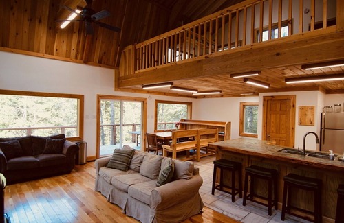 Stanton Cabin | Boone`s Hideout | 3 Bed, 1 Bath