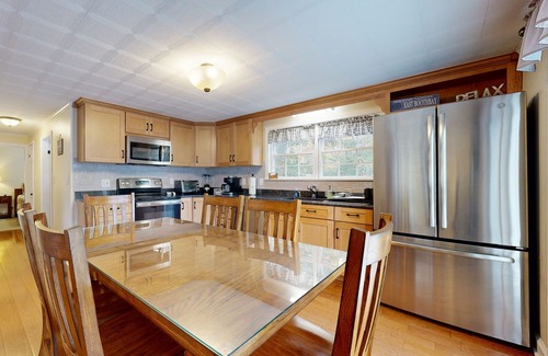 East Boothbay House | Boothbay Harbor Home with Water Views | Near Dining & Whale Watching