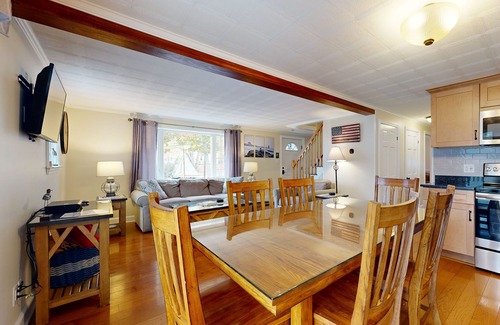 East Boothbay House | Boothbay Harbor Home with Water Views | Near Dining & Whale Watching