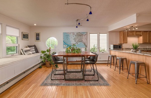 South Addition Condo | Bootleggers Condo · 2 Bedroom Modern Condo in Heart of Downtown