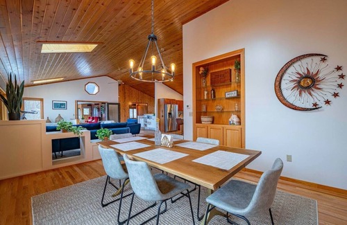 Naples House | Bopple Hill Lodge - Modern Cabin with Lake View