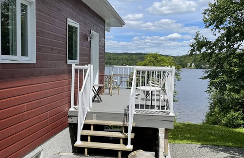 Lac-Etchemin Ski Chalet | Bord du Lac, à 10 Minutes du ski et Golf, Chambre Mezzanine Avec vue sur le lac