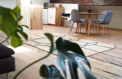 Hotel de Ville - Quinconces Apartment | Bordeaux stone and period flooring