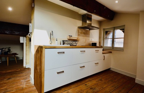 Hotel de Ville - Quinconces Apartment | Bordeaux stone and period flooring