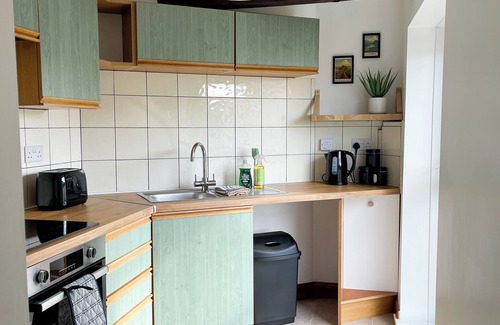Carlisle Apartment | Borders Retreat, Cosy 1 Bed Flat - near M6 Jct45, A75, Gretna & Carlisle