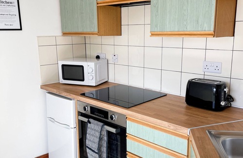 Carlisle Apartment | Borders Retreat, Cosy 1 Bed Flat - near M6 Jct45, A75, Gretna & Carlisle