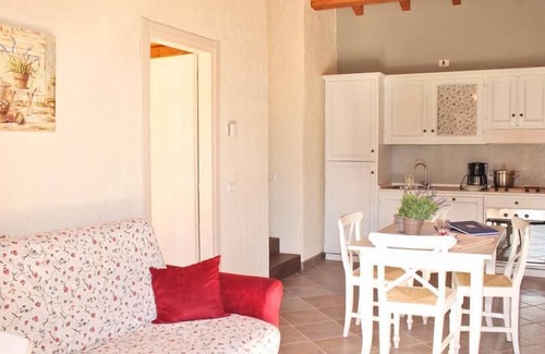 Colico Apartment | Borgo Erbiola Viola Rustico Holiday Apartment with Pool