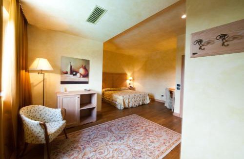 Castelraimondo Hotel | Borgo Lanciano