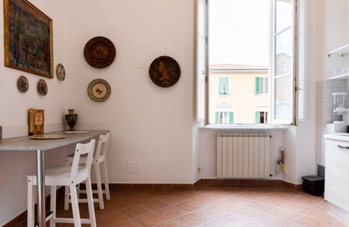 Pisa City Centre Apartment | Borgo Stretto Roomy Apartment x5