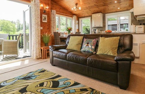 Keswick Cabin | BORROWDALE LODGE, family friendly, with a garden in Keswick