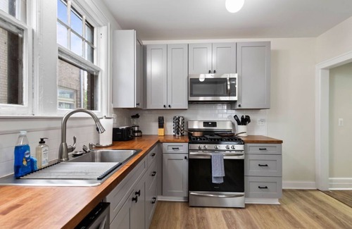 Detroit House | Boston Edison District Beautiful 4 BD/2.5 BA Home