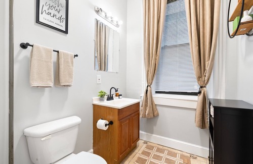 Dudley Square Apartment | Boston Modern Escape I Minutes to Downtown & South End