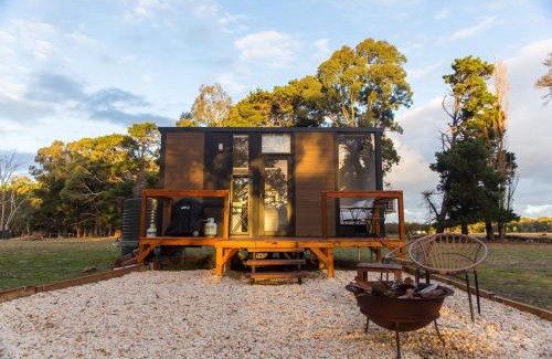 Inman Valley House | Boston's Retreat by Tiny Away