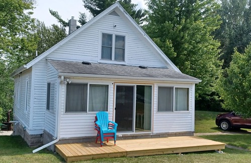 West Branch Cottage | Both Lake and River frontage! Great fishing!