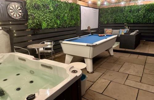 Newmilns Ski Chalet | Bothy Farm Stay Sleeps 2 HotTub and Pool Table Children Welcome Ayrshire Rural Retreats