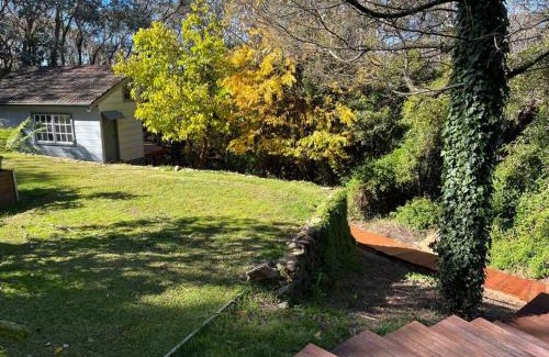 Leura House | Bottlebrush Cabin, cosy private cabin in the trees