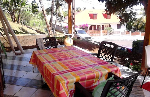 Goyave House | BOTTOM OF VILLA QUIET AND WELL EQUIPPED