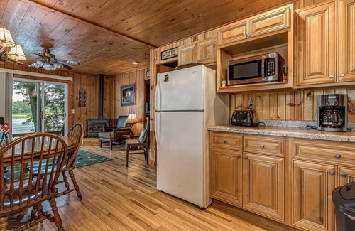 Minocqua Cabin | Bouchard Shores Resort on Lake Tomahawk - Timbers Cabin