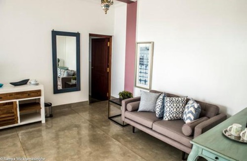 Kandy Bed & Breakfast | BOUGAIN VILLA Luxury "HOME STAY" In Kandy