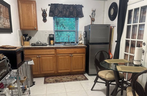 Goulds Cottage | Bougainvillea Cottage Unit A