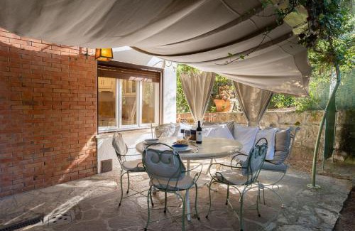 Marina di Castagneto Carducci Villa | Bougainvillea