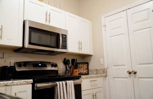 Mableton Apartment | Bougie on a budget: Private bedroom & bathroom in rental unit. 🌟