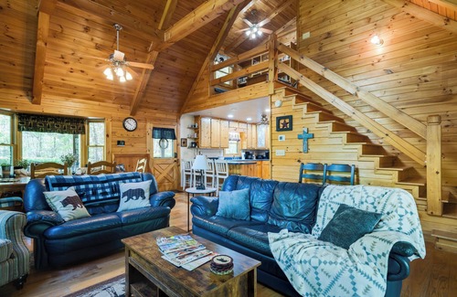 My Mountain Cabin | Boujee Bear Lodge - A peaceful cabin getaway!