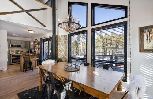 Blue River House | Boulder Bend, the perfect mountain getaway!