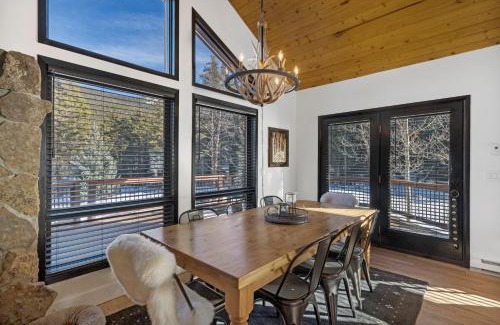 Blue River House | Boulder Bend, the perfect mountain getaway!