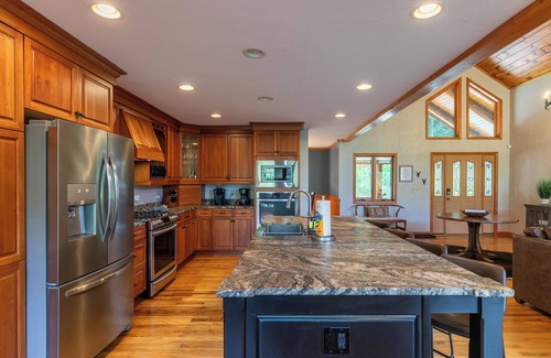 Banner Elk Cabin | Boulder Sky at River Run - Views, hot tub, firepit, pool table, close to Banner Elk & skiing!