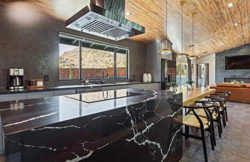 Joshua Tree House | Boulders-PoolSpa-MiniGolf