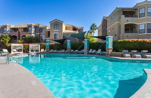 Glendale Sports and Entertainment District Apartment | Boulevard Stays 2BR by Stadium Pool Parking Gym 06