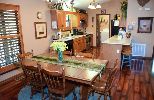 Wears Valley Cabin | Boundary Haven - Family Friendly 3BR/3BA Cabin In Beautiful Wears Valley Bordering National Park!