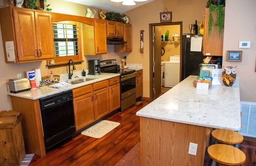 Wears Valley Cabin | Boundary Haven - Family Friendly 3BR/3BA Cabin In Beautiful Wears Valley Bordering National Park!