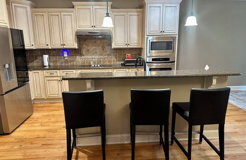 Northwest Raleigh House | Bourbon Trail Retreat – 2 Bedroom Raleigh Home with Hot Tub