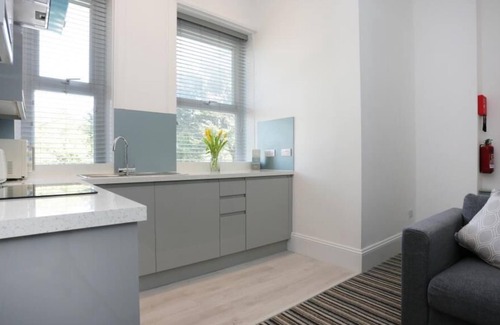 Bournemouth Apartment | BOURNECOAST: APARTMENT IN TOWN CENTRE AREA CLOSE TO THE SANDY BEACHES - FM6273