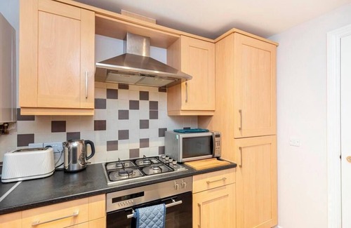 Boscombe Apartment | BOURNECOAST: short walk to SANDY BEACHES/PIER and shops in Boscombe-WIFI -FM3070