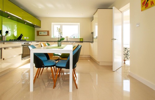 Bournemouth House | Bournemouth Beach & Sea Views