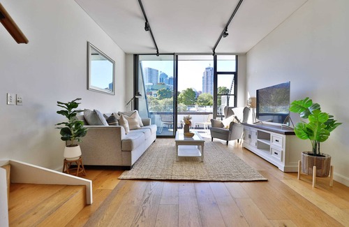 Ultimo Apartment | Boutique 2BR Penthouse - Split Level· View· Parking