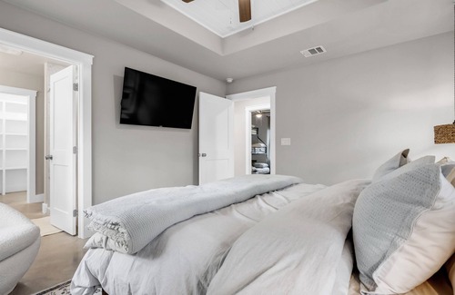 Granite Shoals House | Boutique Airbnb Near LBJ | Game Room | Pet Friendly