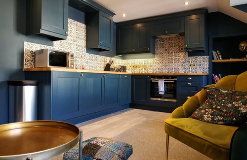 Old Town Apartment | Boutique Castle View 3 Bed, 2 Bath Apartmentnn​