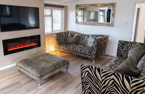 Swarland Cottage | BOUTIQUE LODGE, pet friendly, character holiday cottage in Swarland