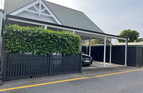 Kent Town House | Boutique Luxury Villa on Adelaide Fringe - 4 people - fortnightly clean included