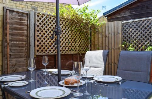 Bourton House | Bow Cottage