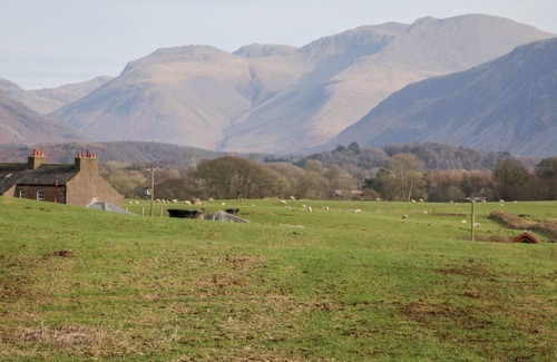 Gosforth Cottage | BOWBRIDGE, pet friendly, character holiday cottage in Gosforth