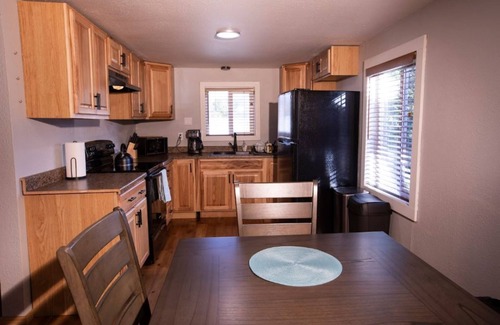 Eureka House | Bowie & Jay's Beach House - Pet Friendly