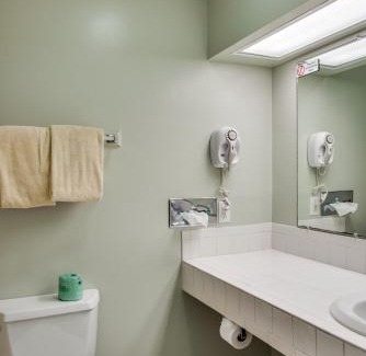 Blowing Rock Hotel | Boxwood Lodge Blowing Rock near Boone-University